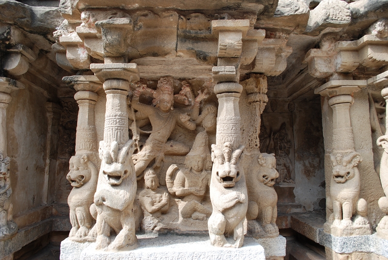 Programma scultoreo del Kailasanatha Temple a Kanchipuram