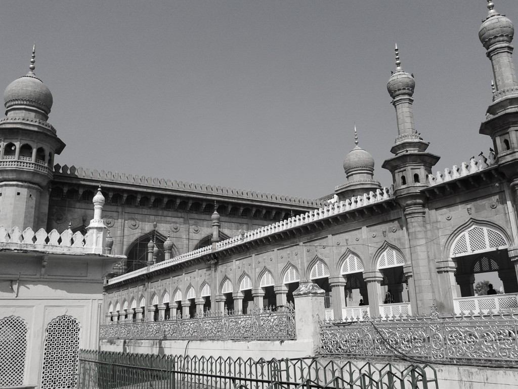 Mecca Masjid - Galleria delle tombe