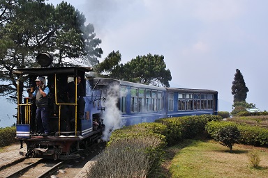 Batastia Loop - Train to Darjeeling